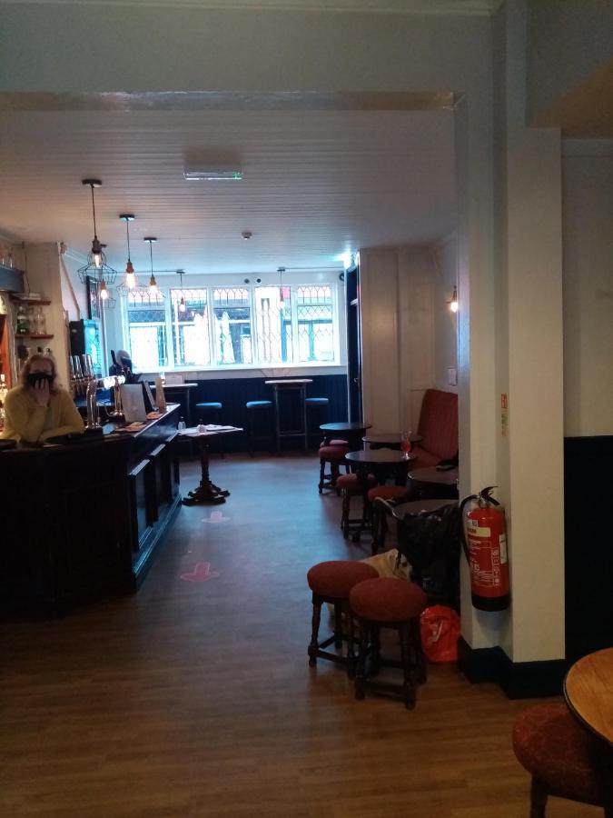 Hotel Black Lion 3*