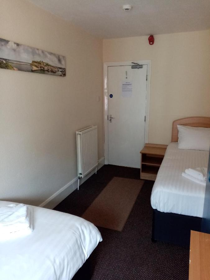 Black Lion Hotel 3*